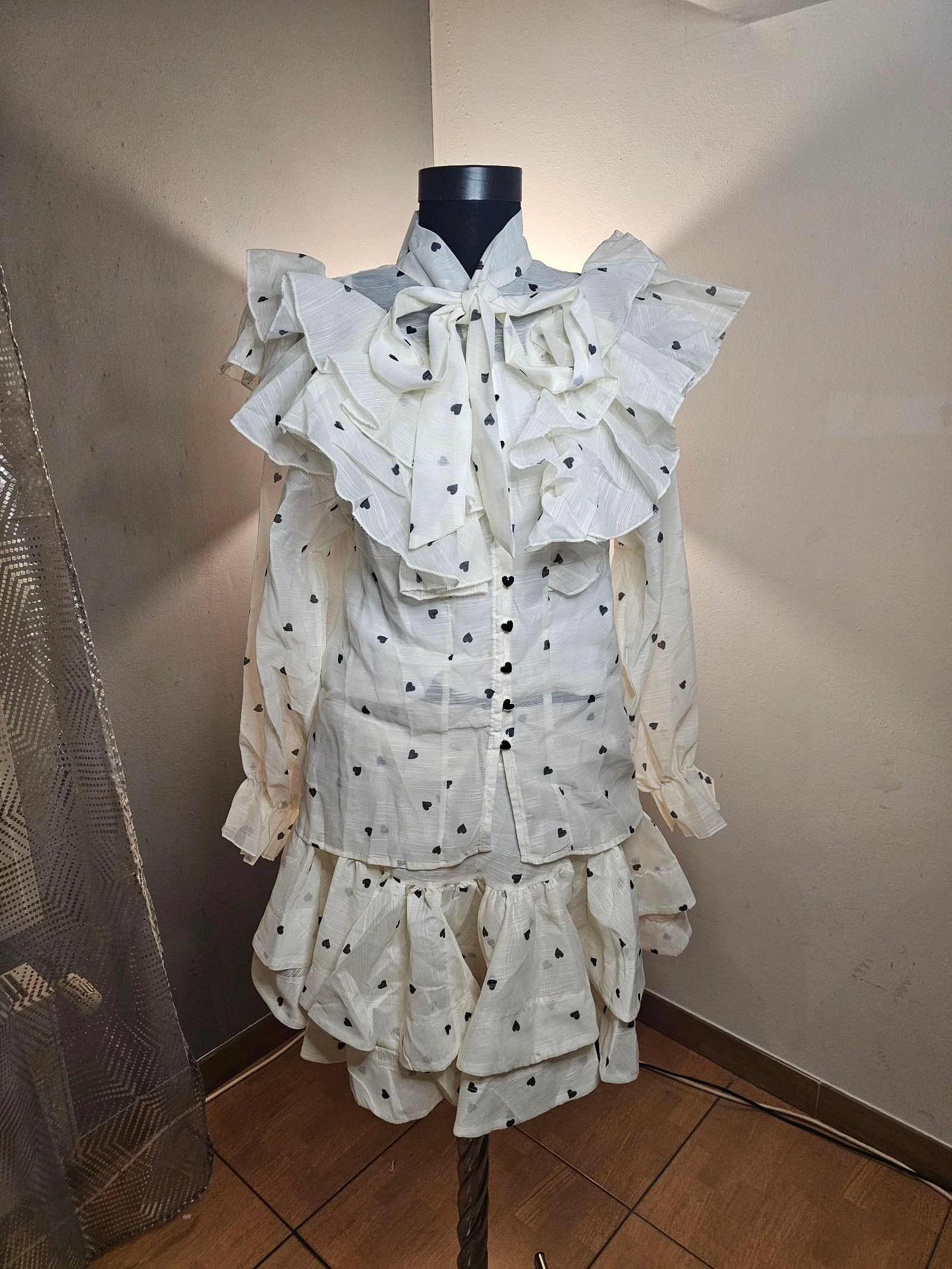 Ensemble catchall blouse jupe imprimé cœurs volants neuf